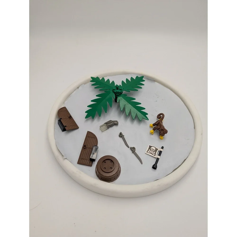Lego Pirates Lot Monkey Palm parrot Jolly Roger Flag Cutlass Sword Barrel